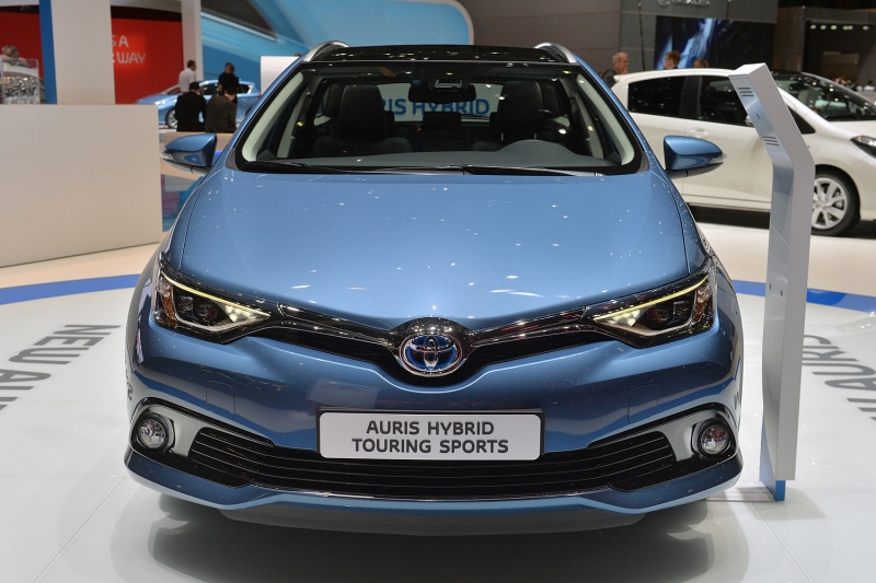 Toyota Auris Hybrid 2015