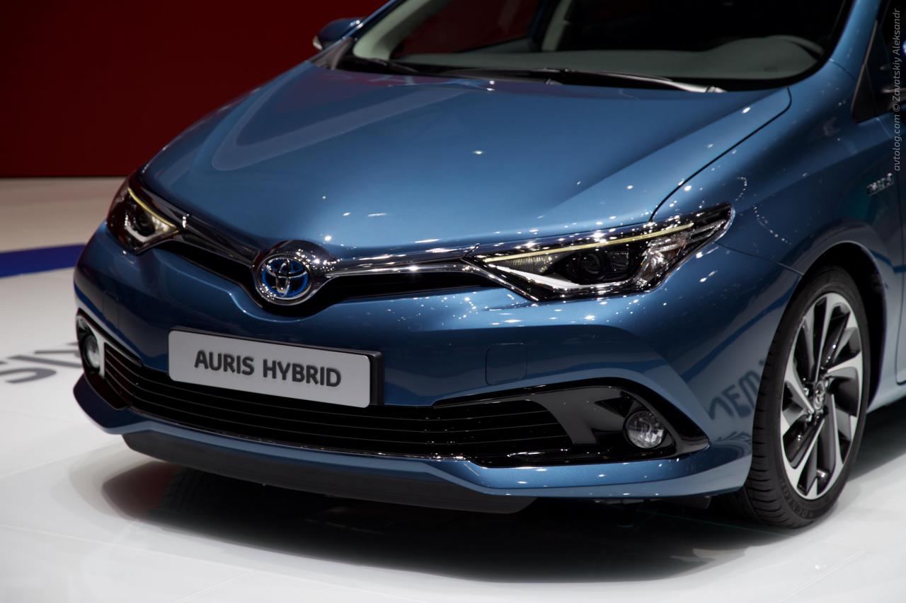 Toyota Auris Hybrid 2015