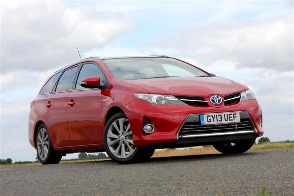 Toyota Auris Red