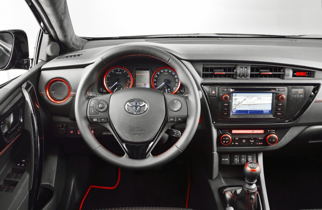 Toyota Auris Red