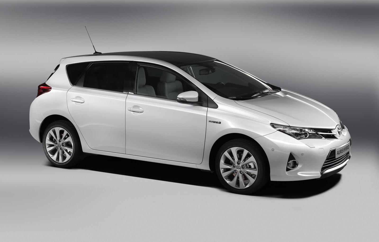 Toyota Auris White
