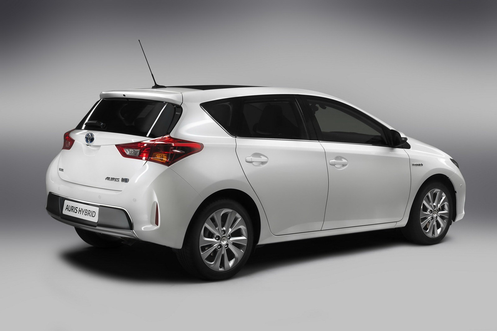 Toyota Auris White