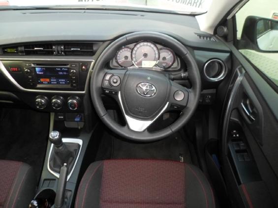 Toyota Auris Xs 2014