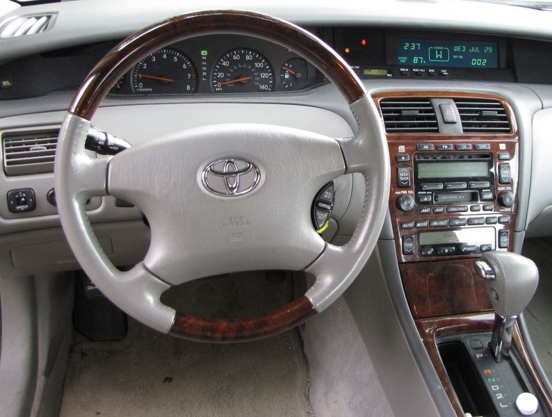 Toyota Avalon 2003