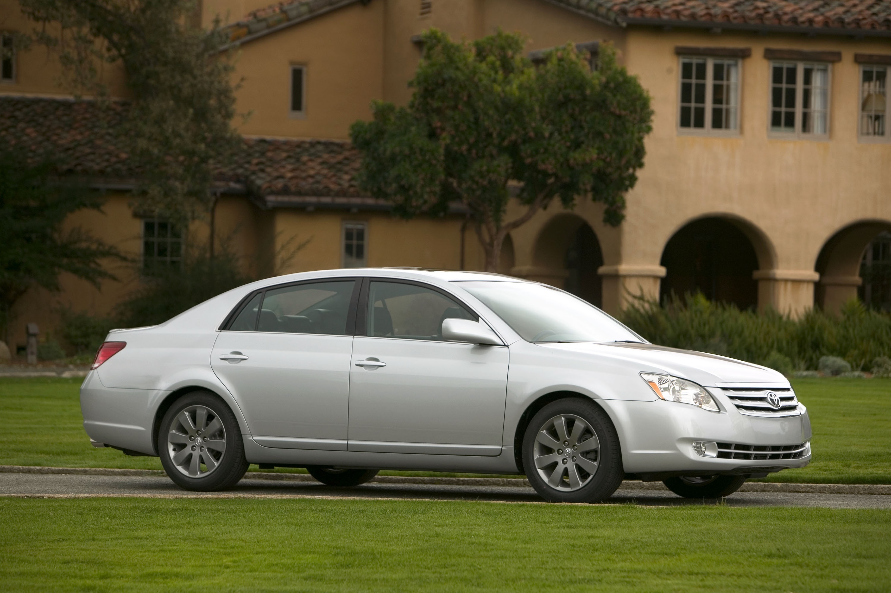 Toyota Avalon 2010