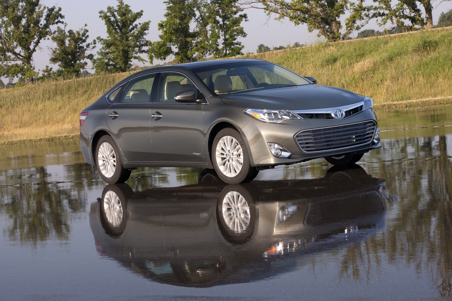 Toyota Avalon Hybrid 2013