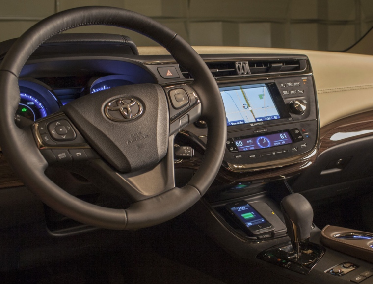 Toyota Avalon Hybrid 2013