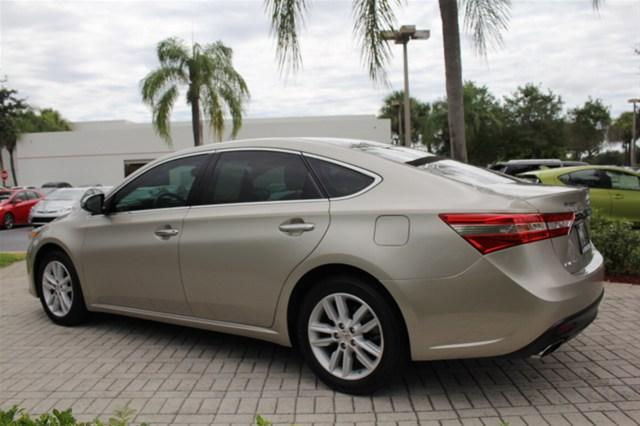Toyota Avalon Xle Premium
