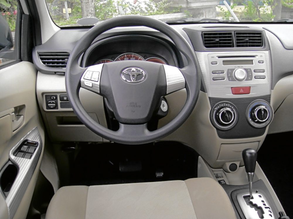 Toyota Avanza 5 Seater Toyota Avanza 5 Seater
