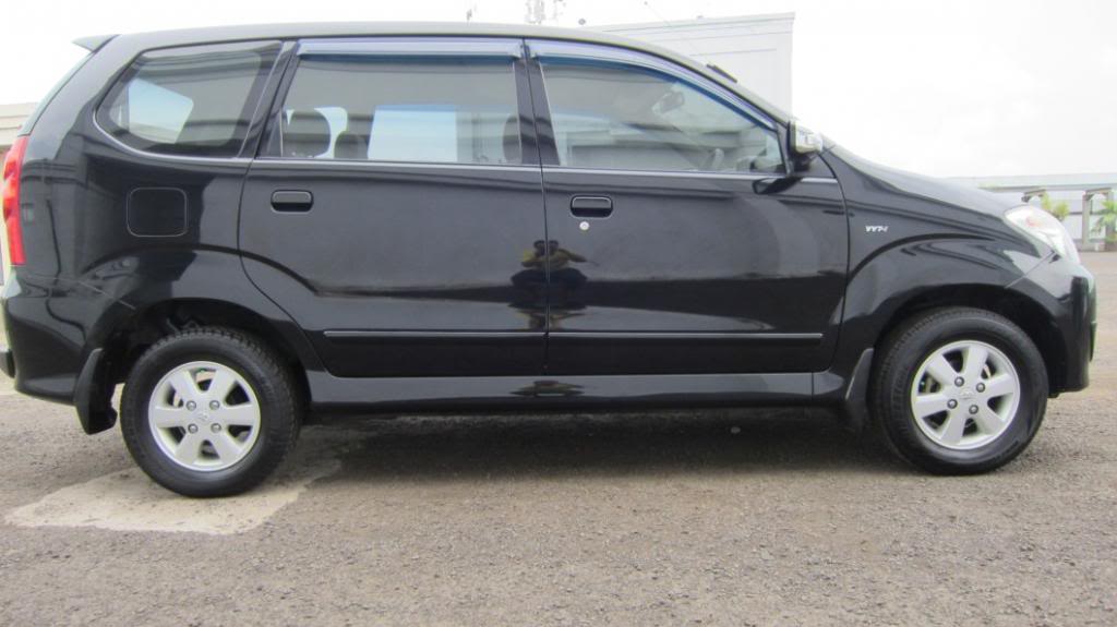 Toyota Avanza S