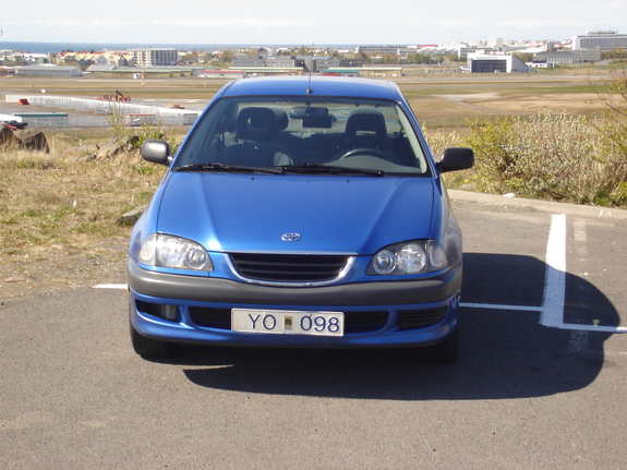 Toyota Avensis 1998 Model
