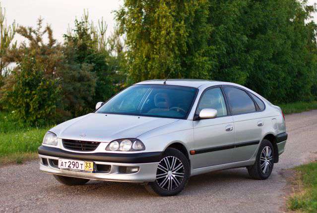 Toyota Avensis 1999