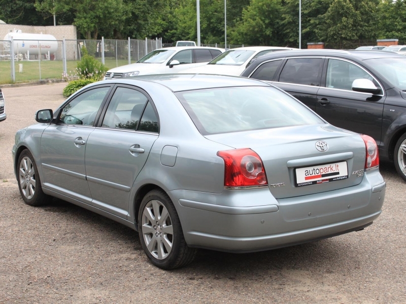 Toyota Avensis 2.0 D-4d Sol