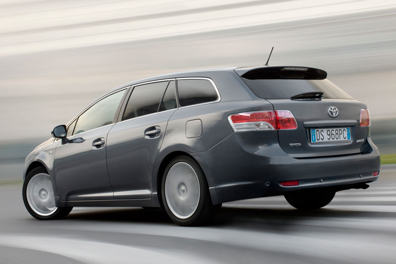 Toyota Avensis 2010 Model