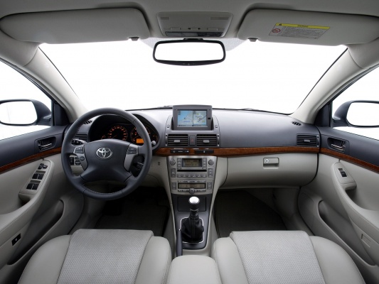 Toyota Avensis 2010