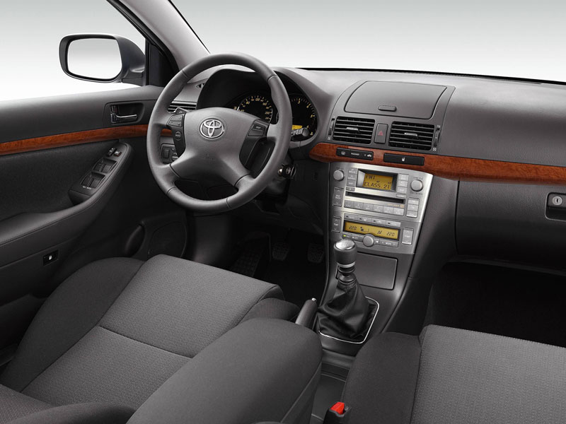 Toyota Avensis 2011