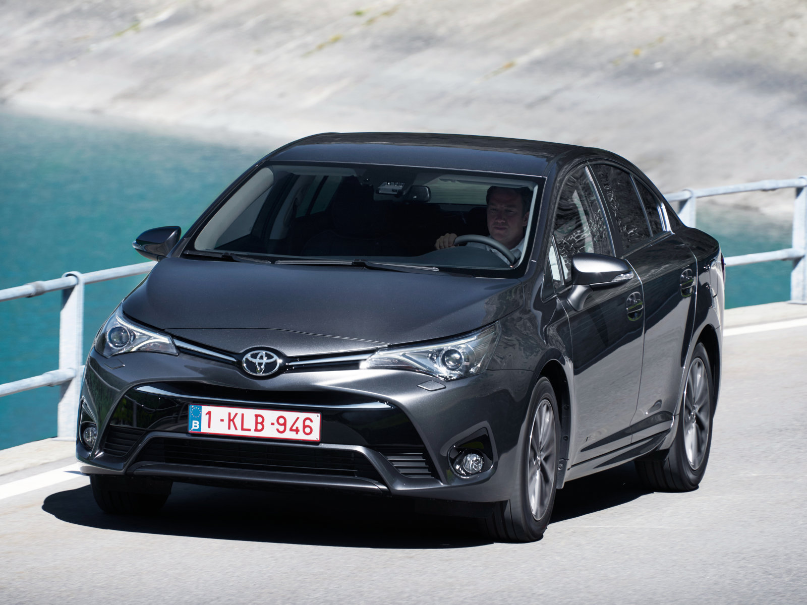 Toyota Avensis 2015 Model