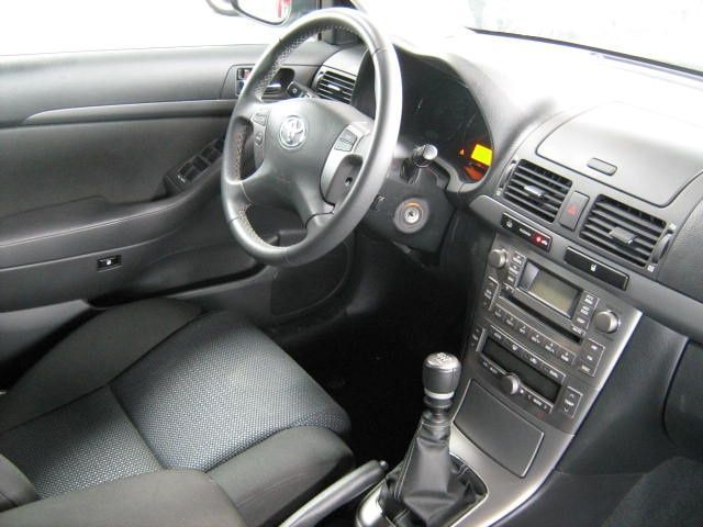 Toyota Avensis Black