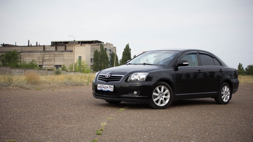 Toyota Avensis Black