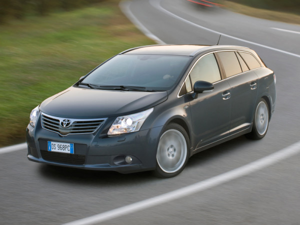 Toyota Avensis Opinie
