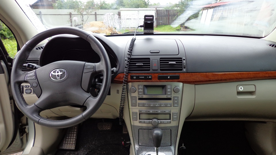 Toyota Avensis Sol