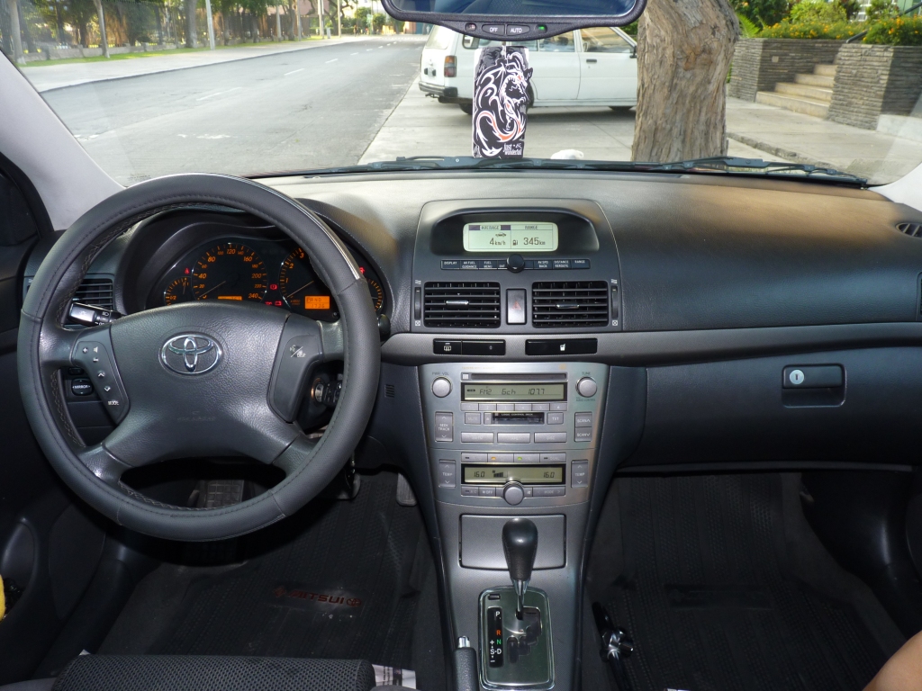 Toyota Avensis Sol