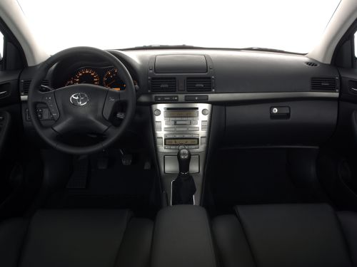 Toyota Avensis Universal