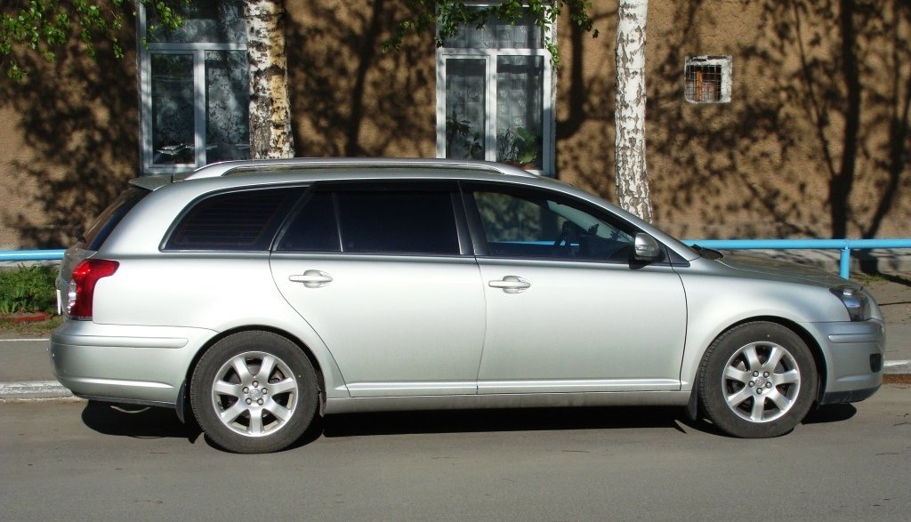 Toyota Avensis Universal