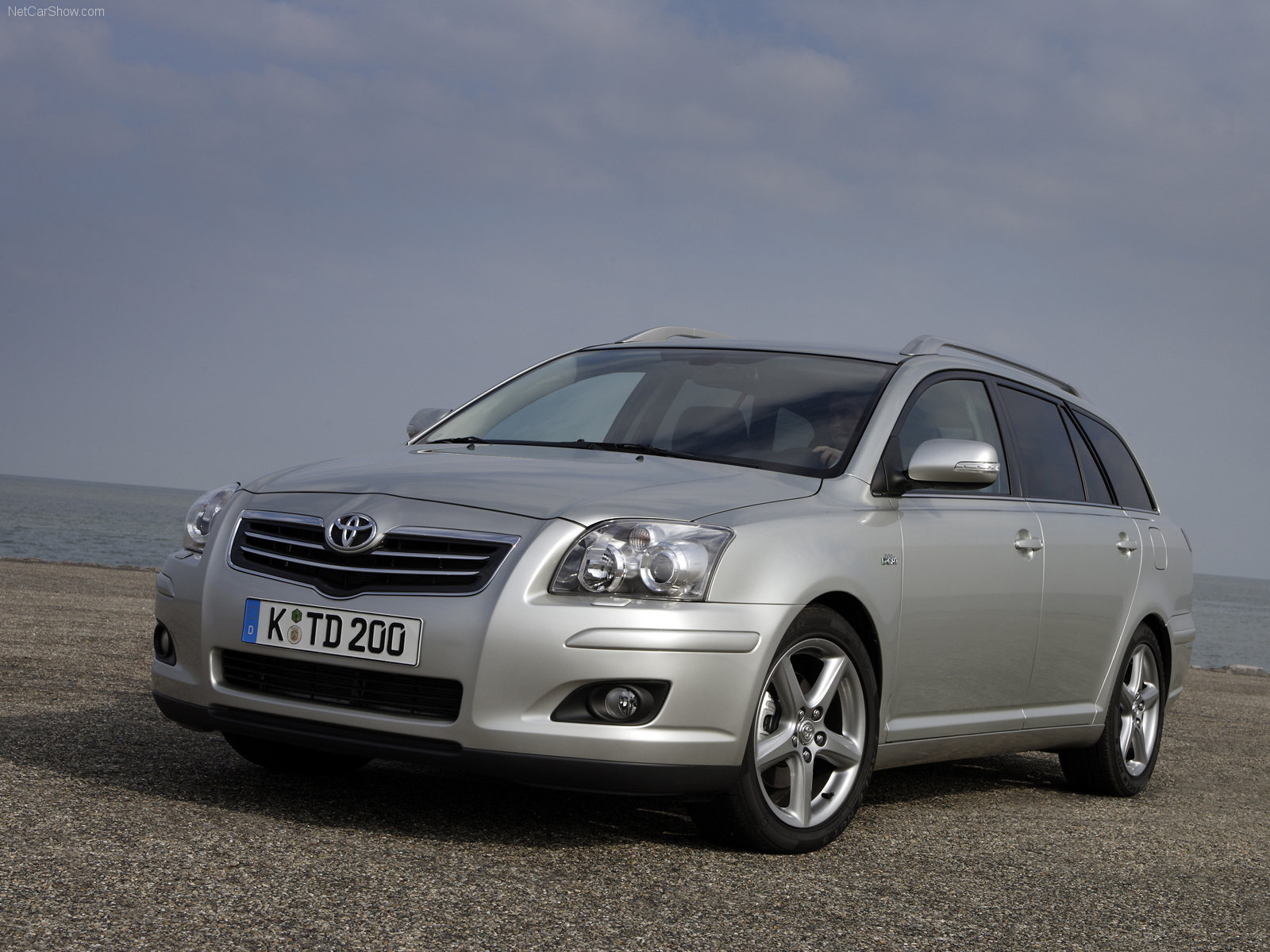 Toyota Avensis Universal