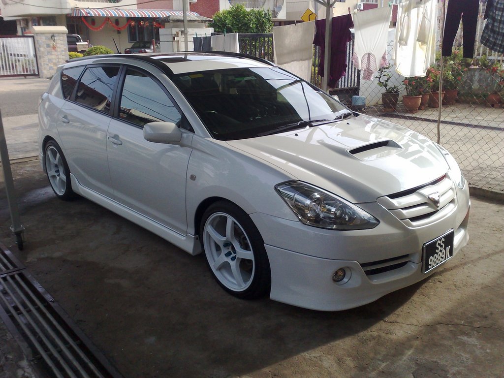 Toyota Caldina 2005
