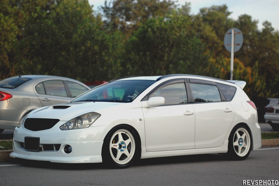 Toyota Caldina 2014