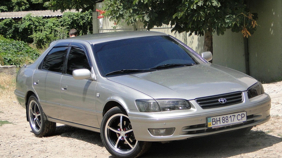 Toyota Camry 20
