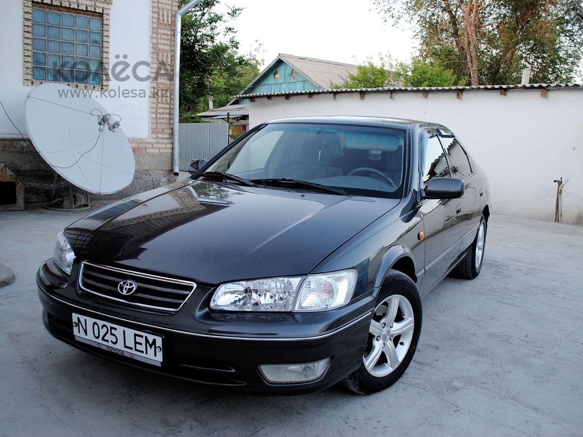 Toyota Camry 25
