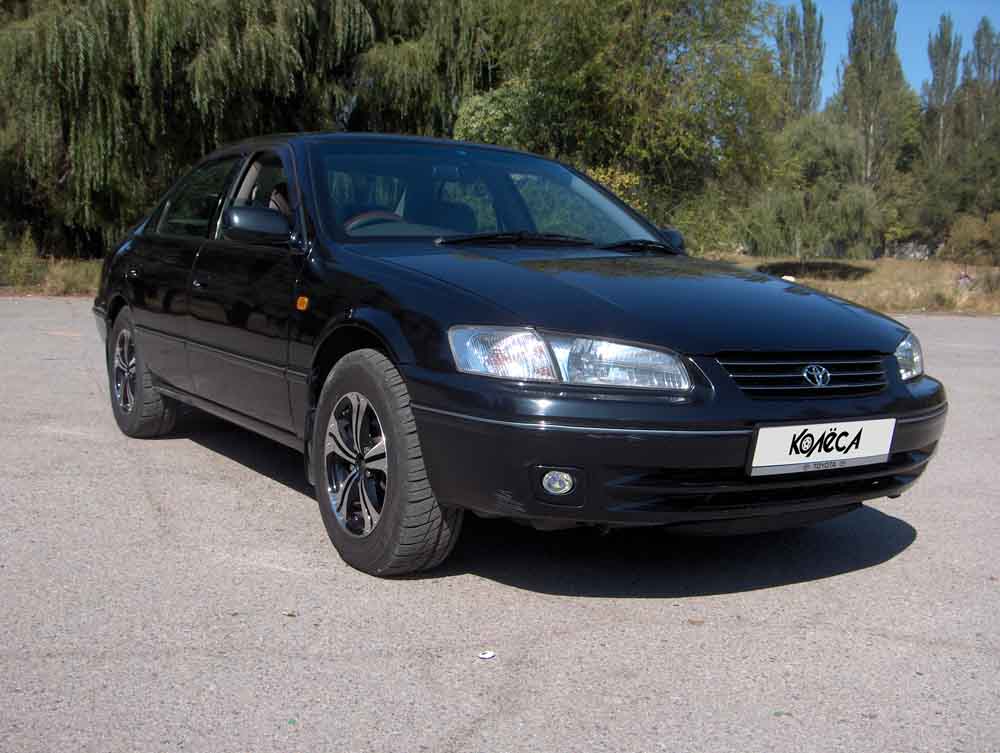 Toyota Camry 25