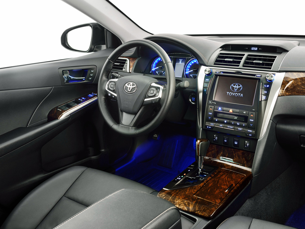 Toyota Camry 55 2015
