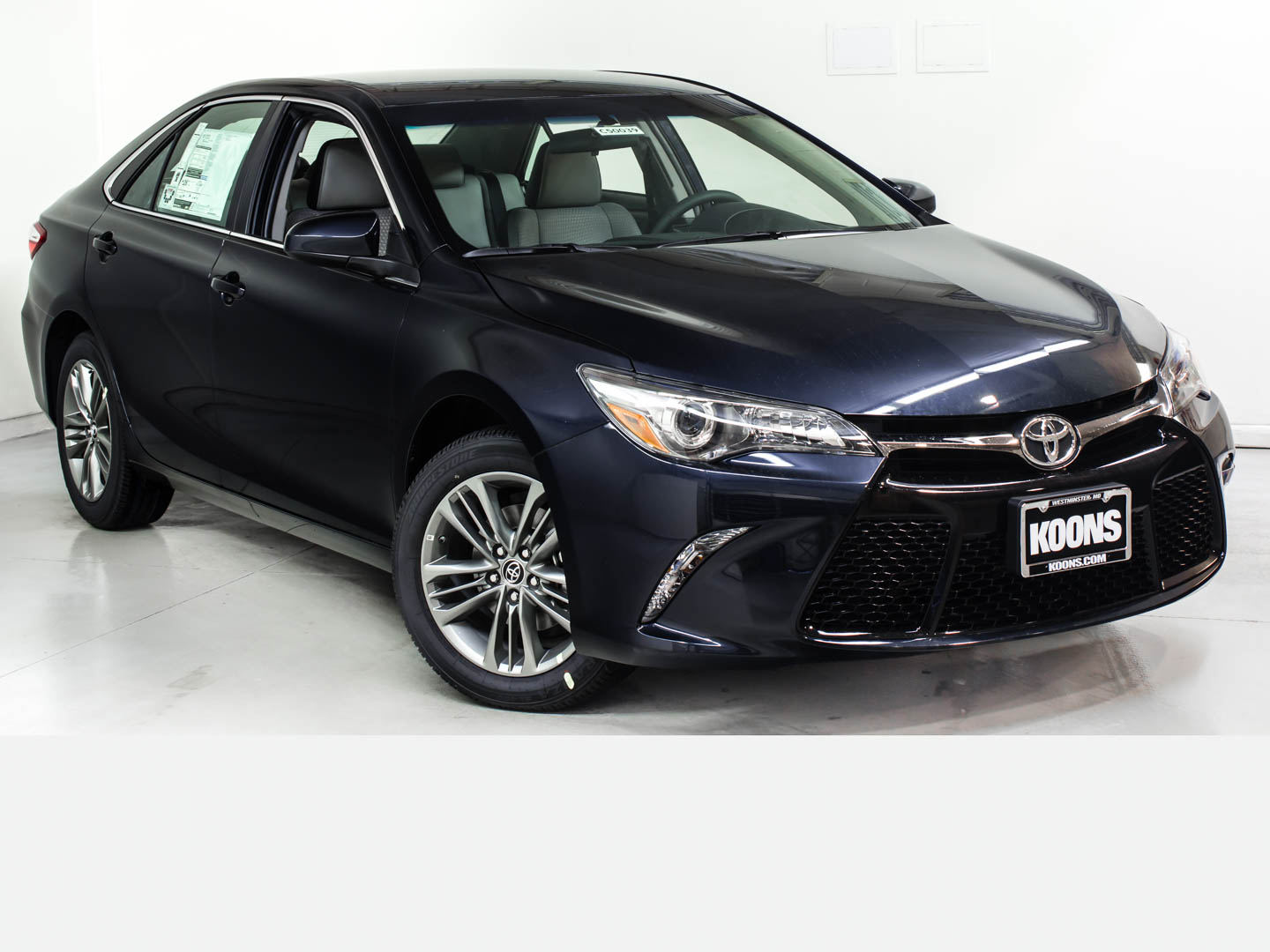 Toyota Camry Black 2015