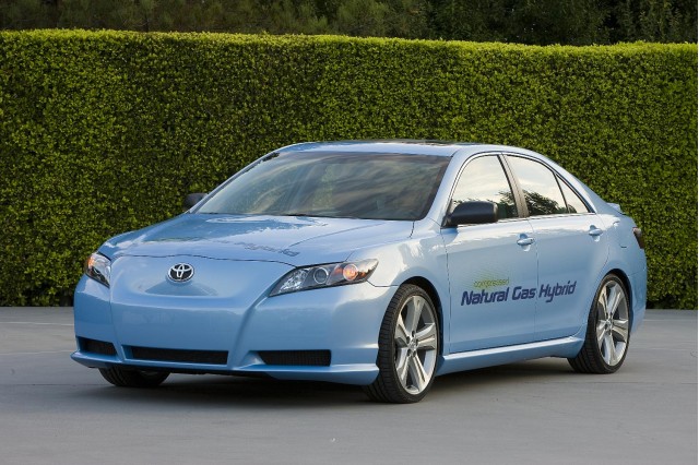 Toyota Camry Cng