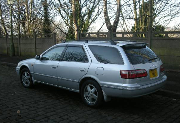 Toyota Camry Estate