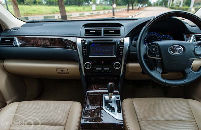 Toyota Camry Facelift 2015
