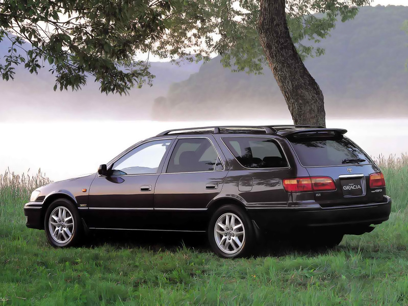 Toyota Camry Gracia Wagon