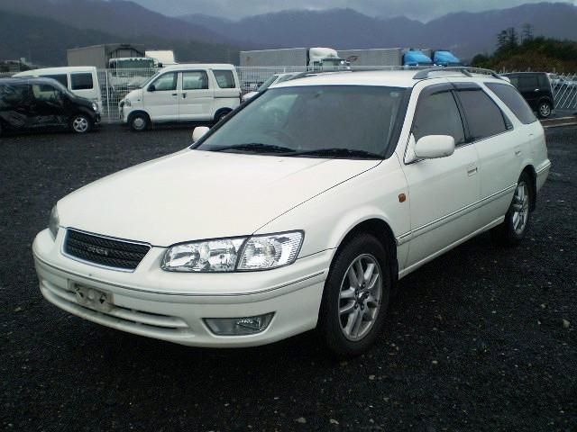 Toyota Camry Gracia Wagon
