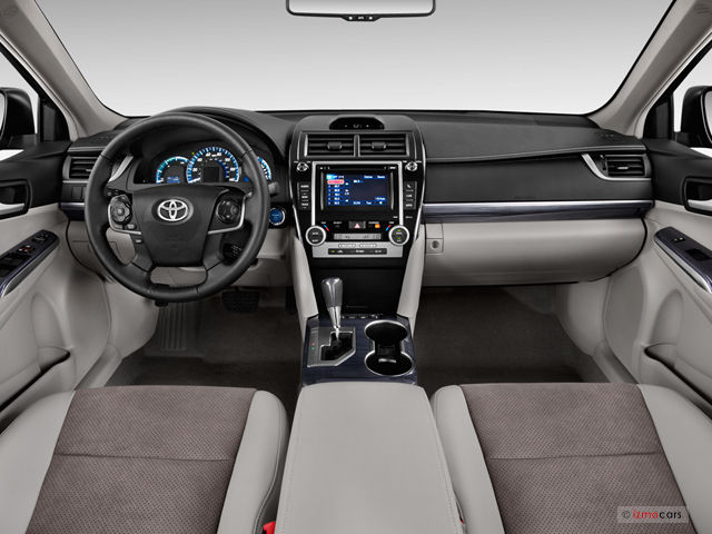 Toyota Camry Hybrid 2013
