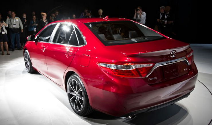 Toyota Camry Hybrid 2015