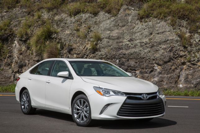 Toyota Camry Le 2015
