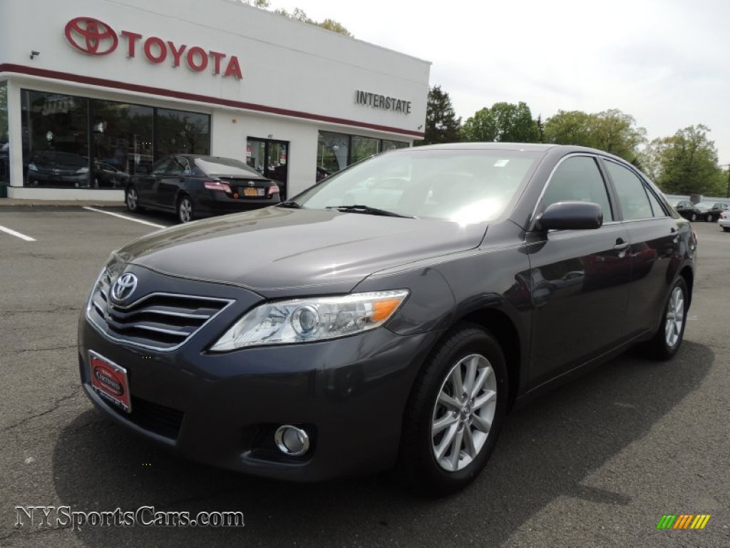 Toyota Camry Le V6