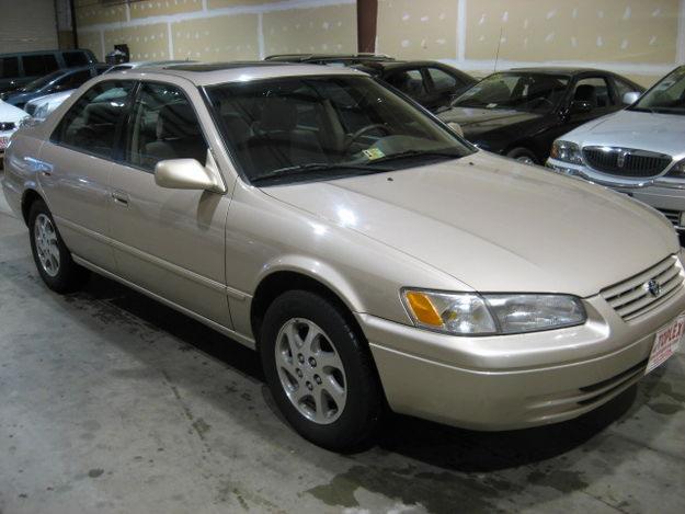 Toyota Camry V6 Le