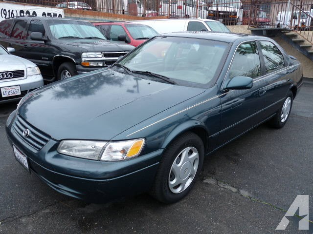 Toyota Camry V6 Le
