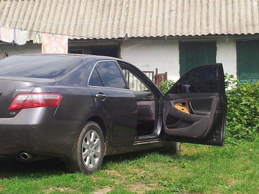 Toyota Camry V6