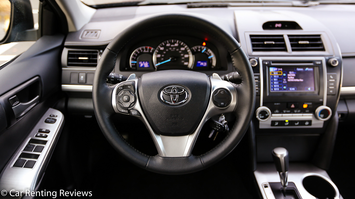 Toyota Camry White 2014 Toyota Camry White 2014