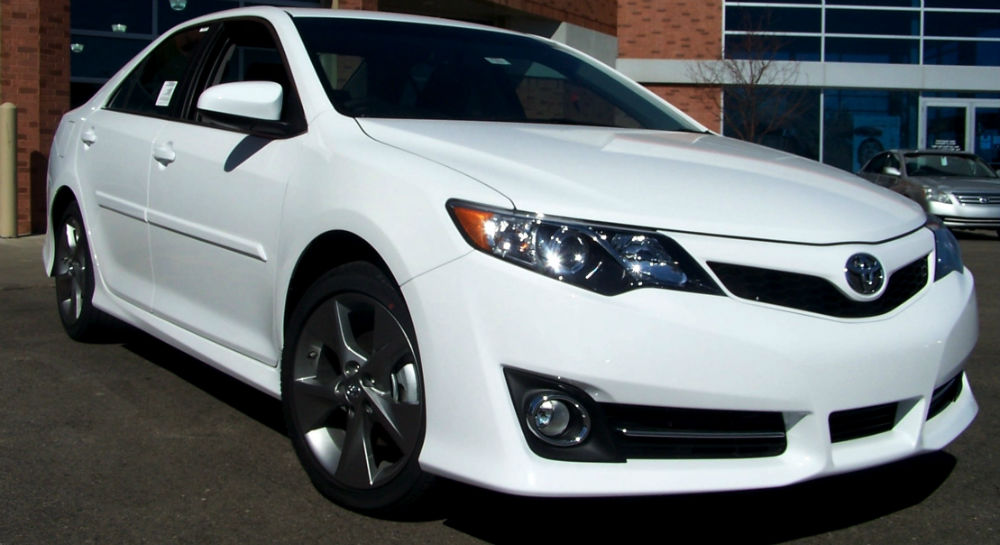 Toyota Camry White 2014